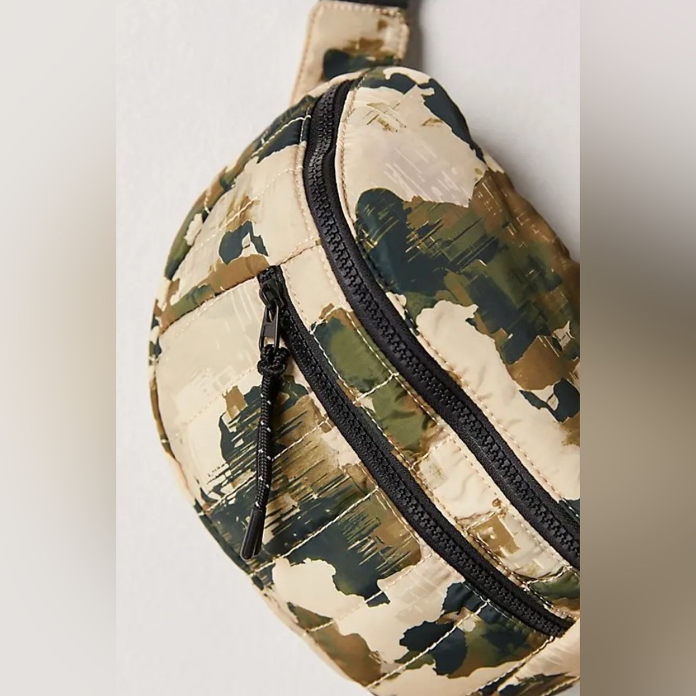 A1. NWT Free People Quilted Print Sling Bag - Picture 2 of 5